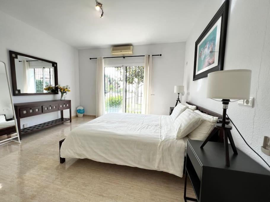 Villa Scenic With Private Pool - Sleeps 8 Mijas Exterior foto